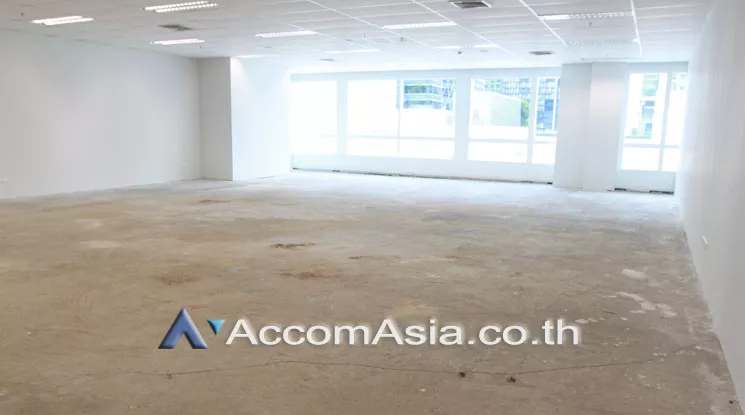 unit Studio  Office space For Rent in Ploenchit, Bangkok  near BTS Ploenchit (AA18057)